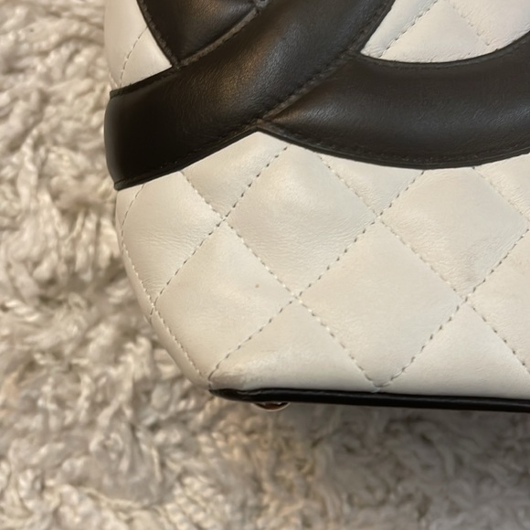 Chanel Ligne Cambon Medium Tote Bag - Picture 8 of 14